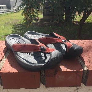 Keen Protected Toe Sandals RedOrange Strap Sz 5